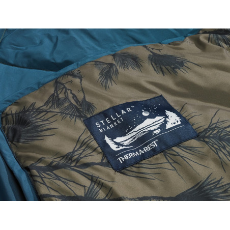 STELLAR BLANKET Peeking Pine Print eraloftová přikrývka hnědá