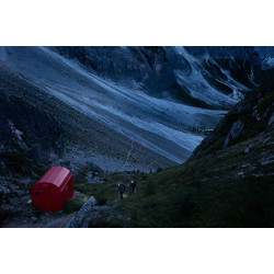 ACTIK CORE RED 2025 svítilna červená