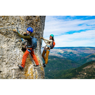 BOREO M/L červená horol. přilba