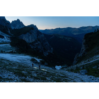 ACTIK CORE RED 2025 svítilna červená