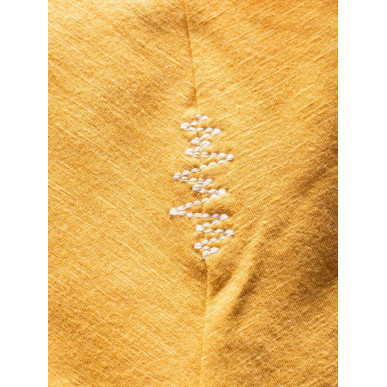 KALNIK FOREST AND FLOWERS-OCHRE-38 dámské tričko s dlouhým rukávem okrové